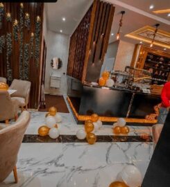 Omega : Café & Restaurant